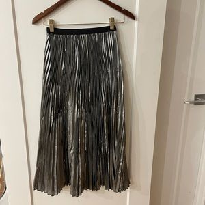 Aritzia - Metallic silver pleated skirt
